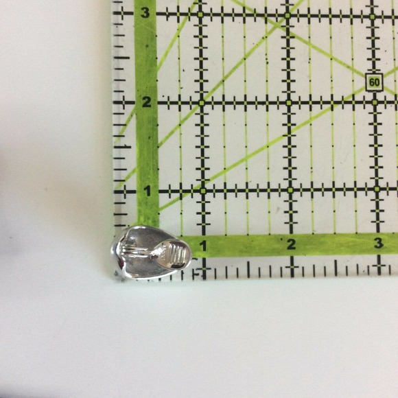 Vintage Monet Clip On Earring Dome Teardrop Silver - Picture 7 of 7
